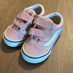 LITTLE GIRL VANS